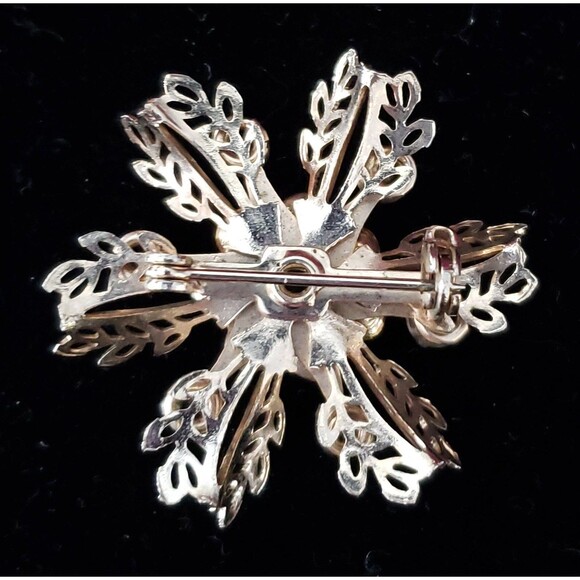 Vtg Unsigned Floral Metal Brooch/Pin, Rhinestone, Red Stones Gold Colored Leaves - Picture 3 of 8